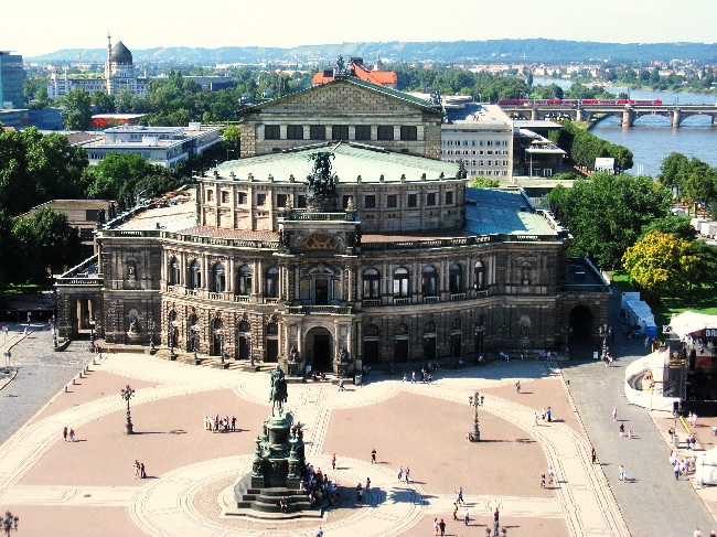 Dresden, Blick vom Hausmannsturm auf die Semperoper