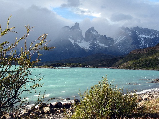 Patagonien, Chile, Los Cuernos (Hörner) hinter dem See