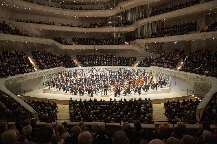 Die Wiener Philharmoniker mit Semyon Bychkov im Großen Saal, Foto Claudia Hoehne