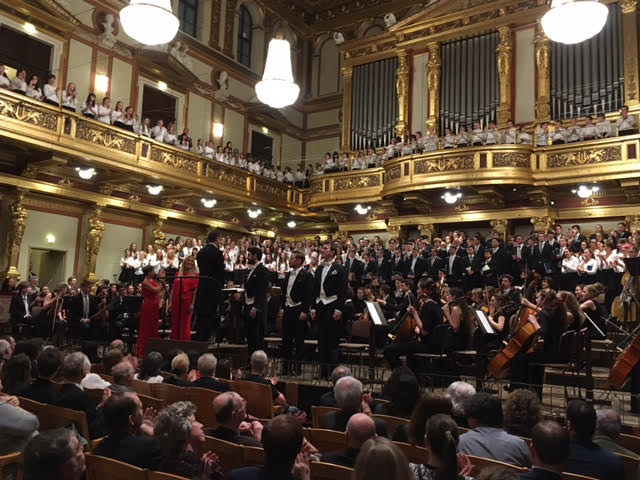 Chöre und Solisten nach der Schubert Messe