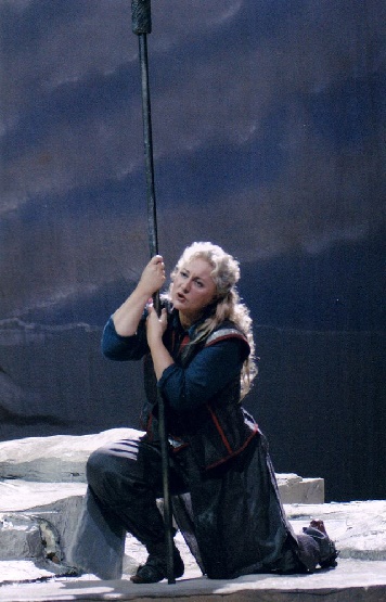 Gabriele Maria Ronge als Brünnhilde