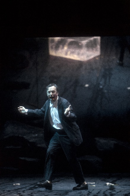Georg Nigl als Jakob Lenz, Foto Bernd Uhlig