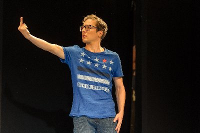 Theater der Jugend • Der Fluch des David Ballinger / von Louis Sachar • in der Übersetzung und Bühnenfassung von Thomas Birkmeir
