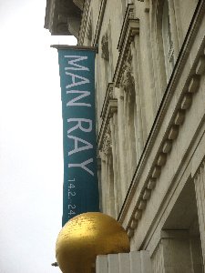 Man Ray Fassade x~1