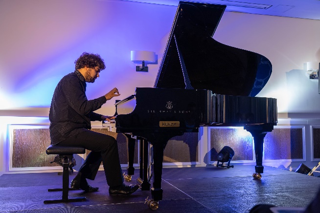 lukas geniusas, star pianist beim nachtigallenschlag, im steigenberger grandhotel, copyright geert maciejewski, b