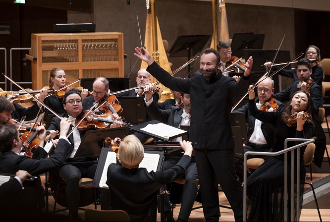 » BERLIN/ Philharmonie: Berlin/Philharmonie: Kirill Petrenko Dirigiert ...