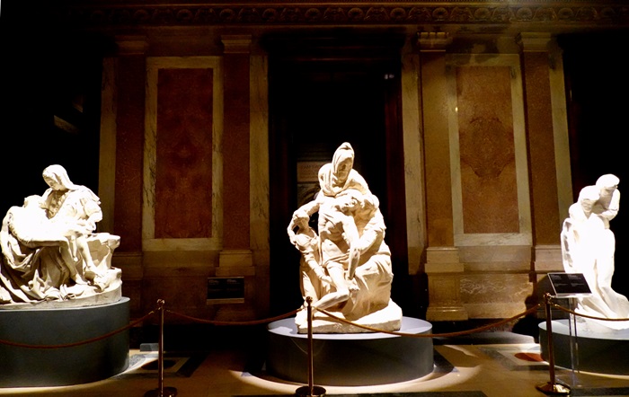 6 die pietà skulpturen michelangelos (gipsabgüsse) in der vatikanischen pinakothek foto andrea matzker dsc03281
