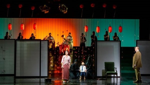 met madama butterfly 1 stene 200px~1