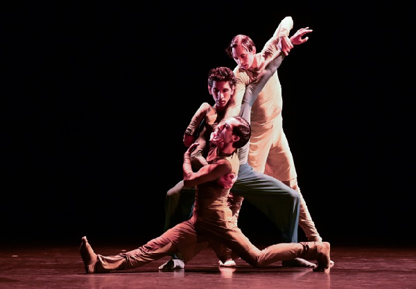 » STUTTGART/ Schauspielhaus/Ballett: NOVERRE: JUNGE CHOREOGRAPHEN ...