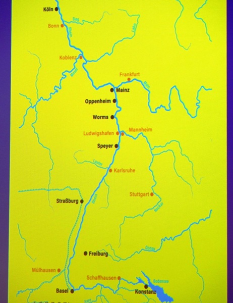 8 die perlenkette am rhein (c) florian monheim repro von andrea matzker p5760067