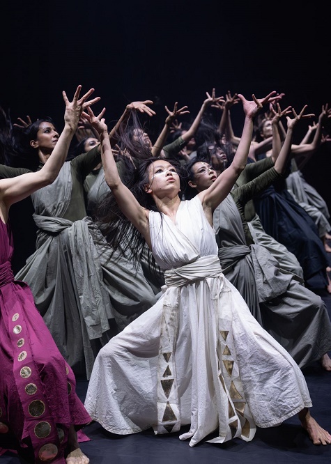 2 akram khan company thikra (c) camilla greenwell