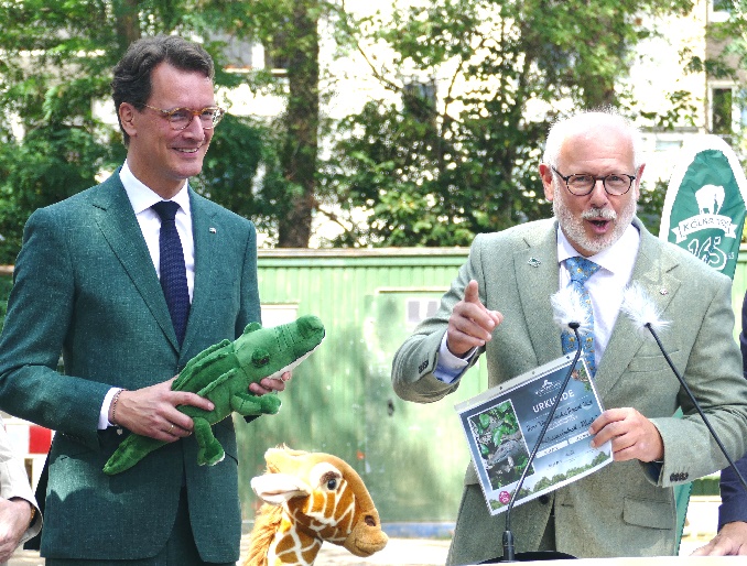 zoo 1 ministerpräsident hendrik wüst und zoodirektor prof. dr. theo pagel foto andrea matzker p5760999