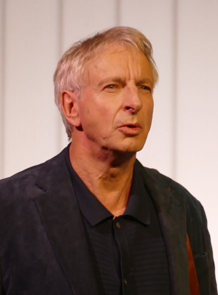 theater am dom ingolf lück als verzweifelter 55 jähriger foto andrea matzker p5780211