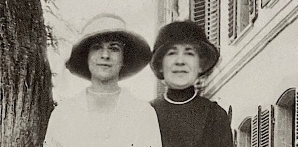 lederer mutter und tochter foto nahe x1914um celisabeth mit ihrer mutter szerena kopie~1