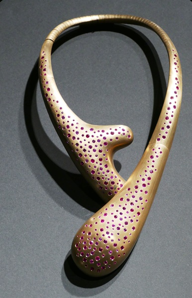 makk 9 joana vasconcelos halsschmuck vortex foto andrea matzker p5800262