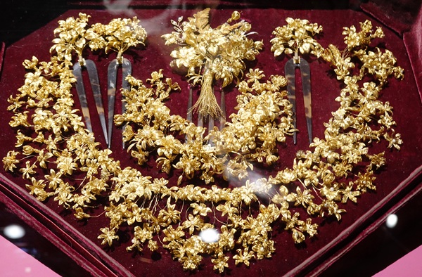 roma flowers 6 krönungsschmuck von kaiserin sissi foto von andrea matzker dsc084736