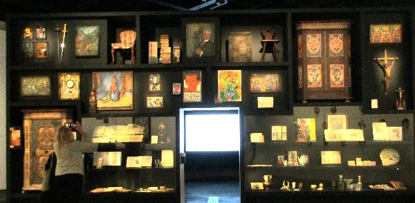 schiele riesenvitrine c img 6448~1