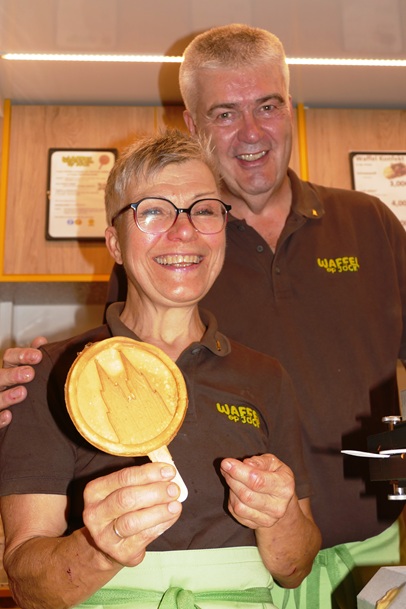 dom 9 familie funken mit der dom waffel foto andrea matzker p5890577