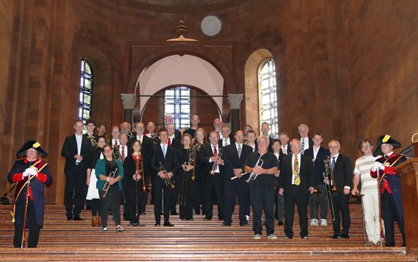 mainz 1 der bläserkreis sankt stephan mit organist daniel beckmann in hellem gewand im mainzer dom am 6. september 2026 foto andrea matzker